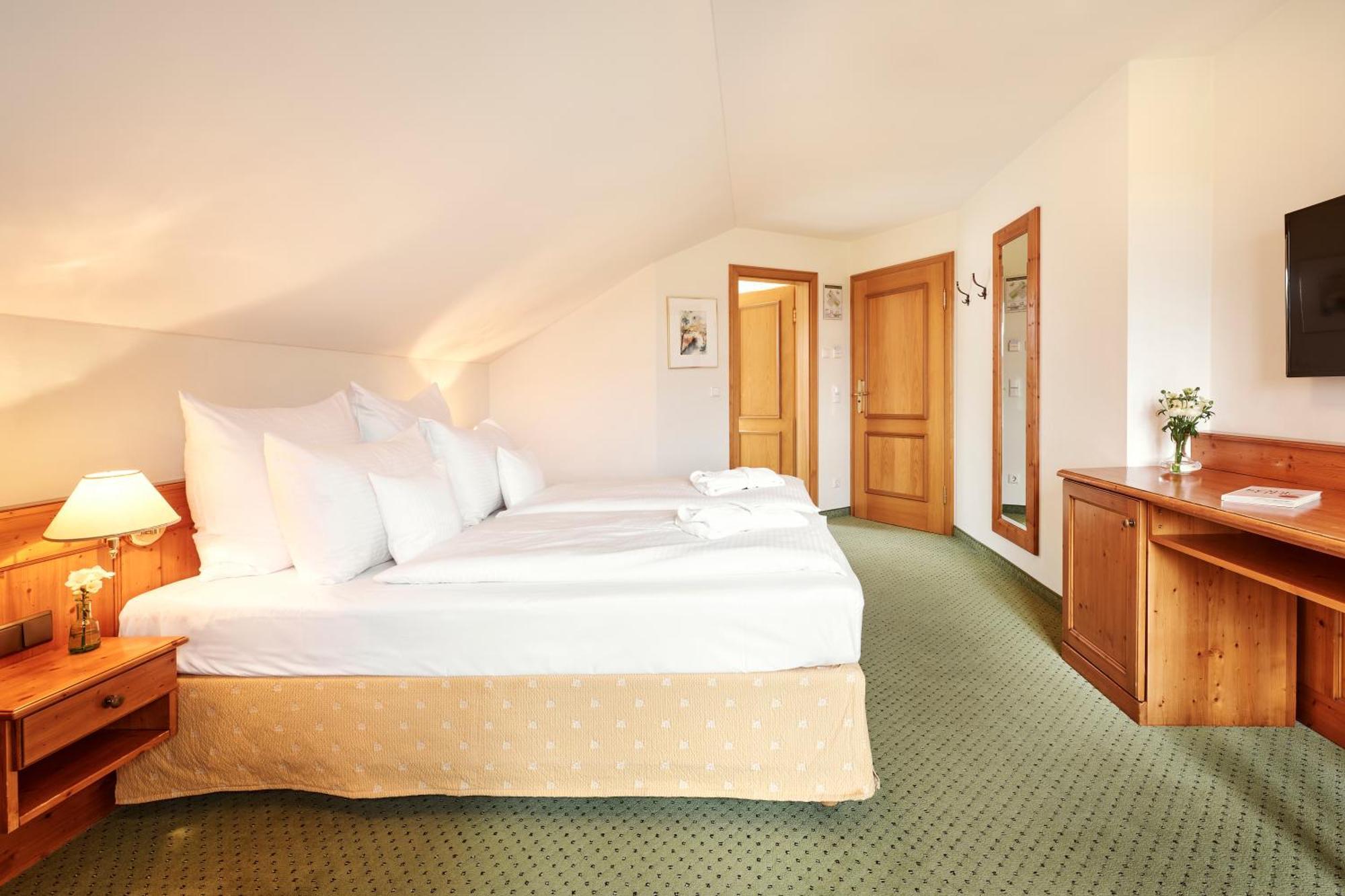 Hotel Auf der Gsteig GmbH Lechbruck Zimmer foto